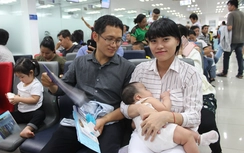 TP.HCM: Người lớn, trẻ nhỏ tấp nập tiêm phòng cúm