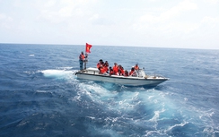 Kể chuyện làm báo giữa trùng khơi