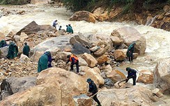 Chuyện những người cứu nạn trong lũ dữ