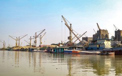 Tranh cãi để chính quyền xã cấp phép cảng, bến thủy