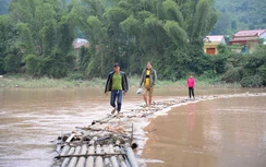 Người dân Xuân Lũng mong ngóng cầu treo