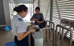 Khách đi buýt nhanh BRT chưa mặn mà vé điện tử