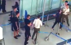 Khách liên tục gây rối tại sân bay, cách nào ngăn chặn?