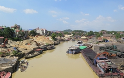 Bất lực dẹp cảng, bến thủy không phép