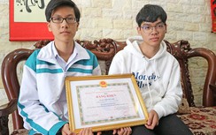 Hai cậu học trò sáng chế thiết bị cảnh báo lũ, sạt lở đất