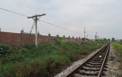 Hàng nghìn mét đất đường sắt bị xâm phạm
