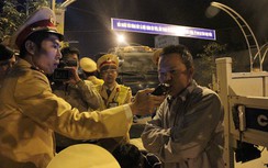 CSGT tăng kiểm tra nồng độ cồn dịp Tết