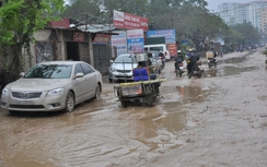 Mỗi lần mưa, dân kêu trời khi đi qua "cung đường khổ"