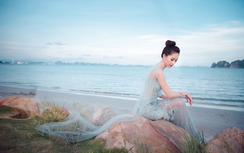 Đặng Thu Thảo đẹp mong manh với voan xuyên thấu