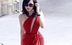 Hoa hậu Giáng My khoe vòng eo con kiến chốn đông người