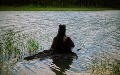 Hé lộ hồn ma kinh hoàng trong hậu trường phim "Cô hầu gái"