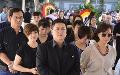 Đông đảo sao Việt tới viếng nghệ sĩ Phạm Bằng