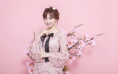 Hậu đám cưới, Hari Won tươi rói diện áo dài cách tân