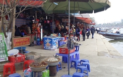 Chùa Hương: Treo biển CẤM để làm gì?