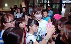 Hari Won gây náo loạn tại rạp chiếu phim