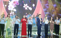 NSƯT Kim Xuân hát cùng trẻ khiếm thính gây xúc động mạnh