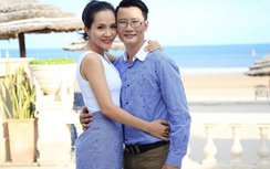 Ứng xử bất ngờ của vợ Hoàng Bách khi chồng có tin nhắn lạ