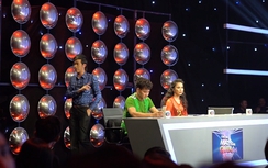 Video: Hoài Linh rời bỏ ghế nóng "Gương mặt thân quen nhí"