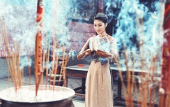 Siêu mẫu Thu Hằng diện áo dài đón Trung Thu