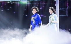 Danh ca Giao Linh khuyên Hòa Minzy nên đi hát bolero