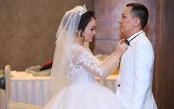 Quán quân Vietnam Idol Nhật Thủy lộ bụng bầu trong ngày cưới