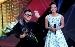 NTK Công Trí mang BST "Em Hoa" trình diễn trên truyền hình