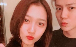 Cựu thành viên EXO bị tố cùng bạn gái Quan Hiểu Đồng hút thuốc