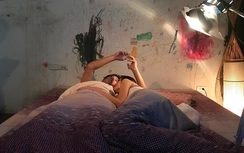 Sau "cảnh nóng sập giường", Trà My tiếp tục có cảnh nóng bỏng mắt