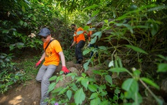 Vợ chồng Victor Vũ - Đinh Ngọc Diệp chinh phục hang động