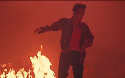 Nghi Sơn Tùng đạo nhái, fan kéo sang MV của Mino (Winner) "làm loạn"