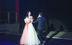 Đỗ Mỹ Linh khoe tài ca hát, song ca cùng Dương Triệu Vũ