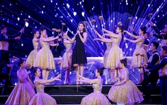 Đỗ Mỹ Linh khoe giọng hát trước các thí sinh Hoa hậu