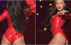 Tranh cãi trang phục hở hang bỏng mắt của thành viên nhóm nhạc Hàn