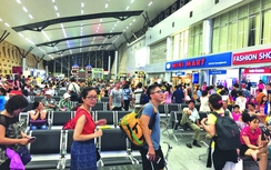 Khách bị từ chối bay vì mang lậu chục kiện mỹ phẩm Hàn Quốc