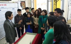 "Cán bộ di tích, hướng dẫn viên du lịch phải biết Hán Nôm"