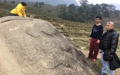 Bãi đá cổ bị xâm hại, trẻ em bán hàng: Chính quyền nói gì?