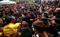 Cho phép “cướp” lộc đương nhiên có bạo lực xảy ra