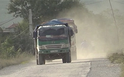 Đề nghị xử lý hình sự xe quá tải đi trên đường đê