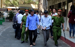 Đánh thuốc mê, cướp tài sản bạn cùng phòng