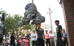 Đã có “đầu ra” cho linh vật ngoại lai ở di tích