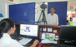 Hà Nội bắt đầu cấp, đổi giấy phép lái xe qua mạng