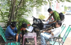 Công an dựng lại hiện trường vụ PV Báo Giao thông bị hành hung