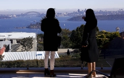 Chứng khoán tụt dốc, nhà giàu Trung Quốc mua bất động sản phương Tây