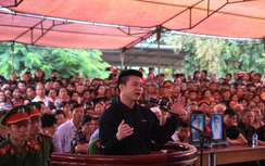 Cẩu tặc cuồng sát hàng xóm vẫn cười, vỗ tay trước tòa