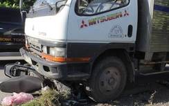 Xe tải đâm hai xe máy, một người tử vong