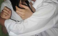 5 học sinh hiếp dâm cô giáo cắm bản bị xử lý thế nào?