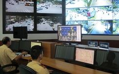 Phạt “nguội” 5 xe biển đỏ, 2 xe biển xanh tại Hà Nội