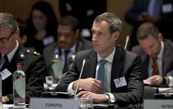 Các đường dây buôn người vào châu Âu thu hàng tỷ USD