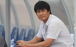 “Đừng bắt HLV Hữu Thắng xây dựng lối đá đẹp”