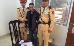 Hà Nội: Mang 22 tép ma túy, ngông nghênh vi phạm giao thông